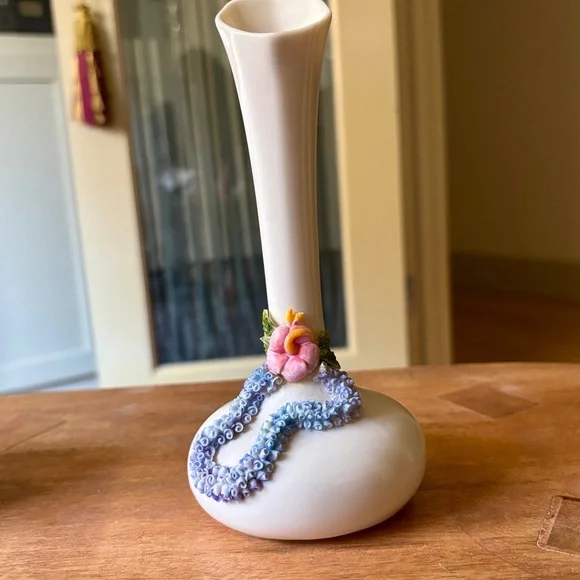 Vintage Dorothy Okumoto Signed Porcelain Bud Vase RARE Hand Painted Flowers - Picture 1 of 8